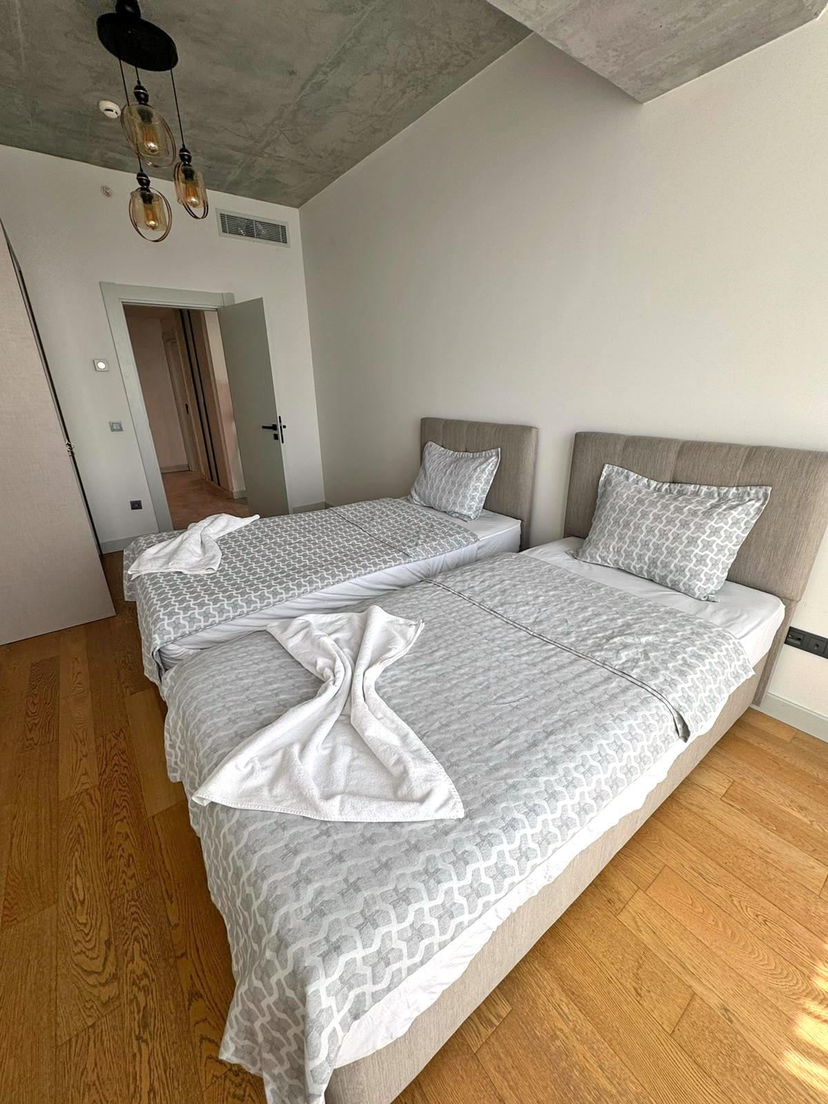 Queen Bomonti Two Bed Flat