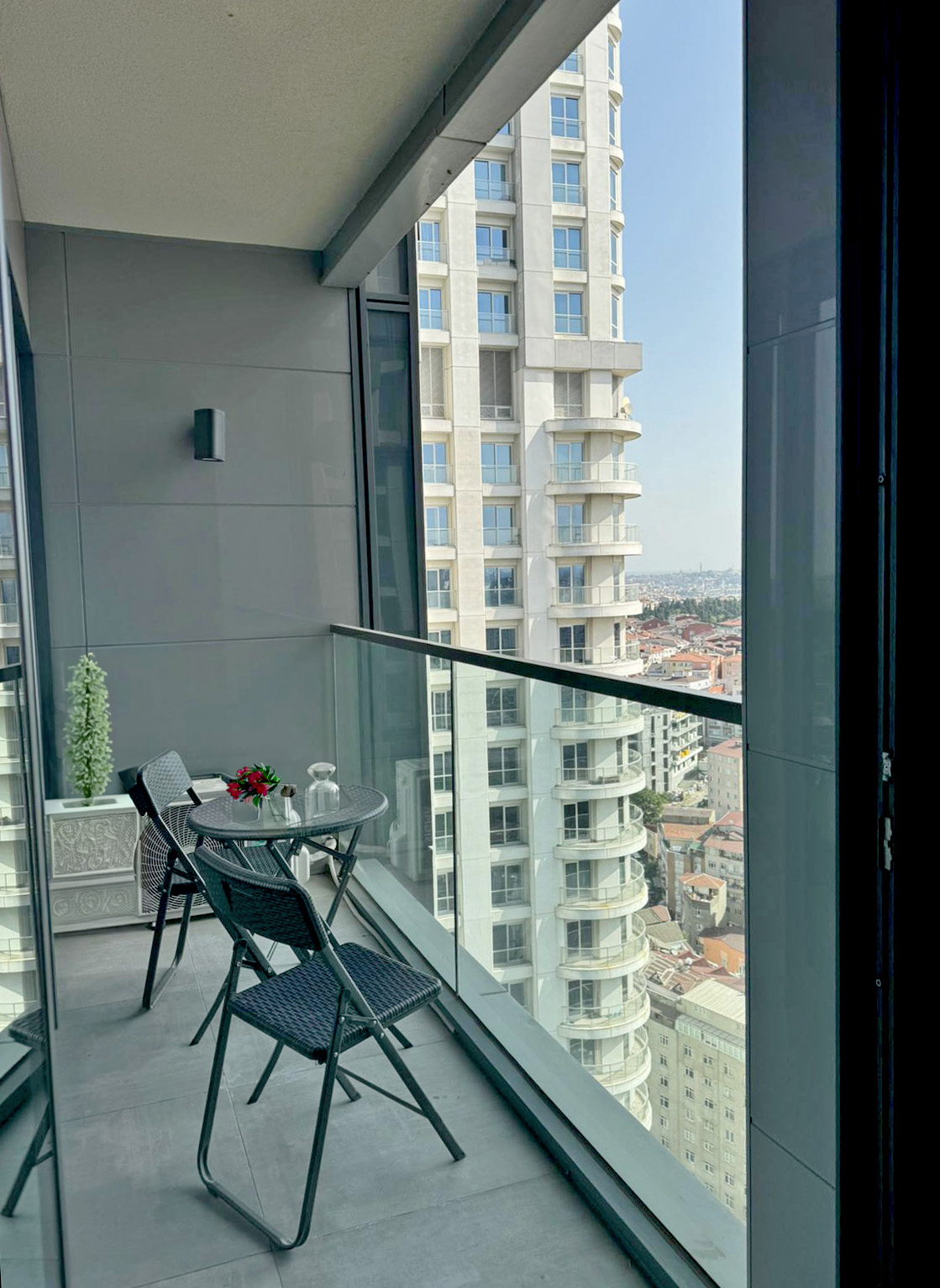 Queen Bomonti Two Bed Flat